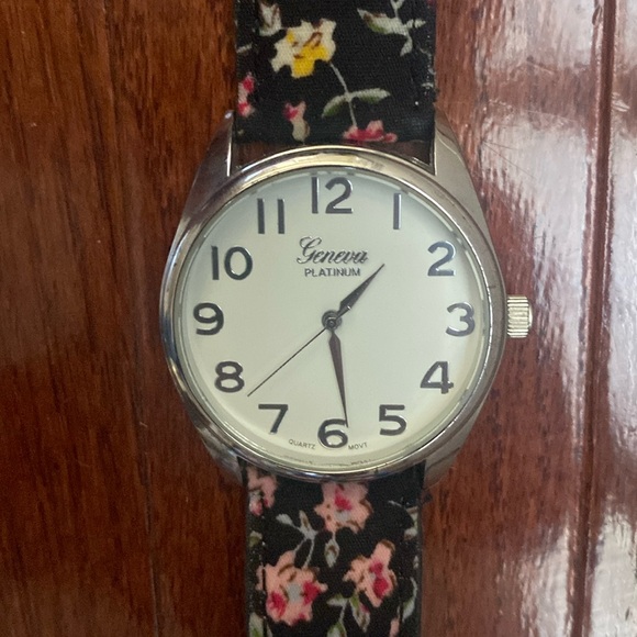 Geneva Platinum Women’s Floral Watch - Picture 3 of 14